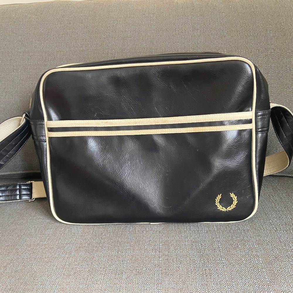 Classic Shoulder Bag